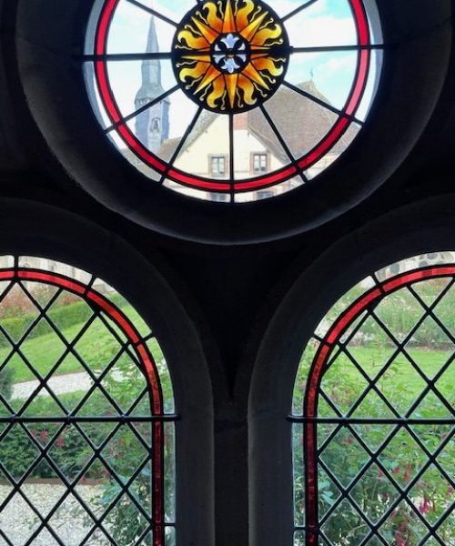 détail vitraux du cloître