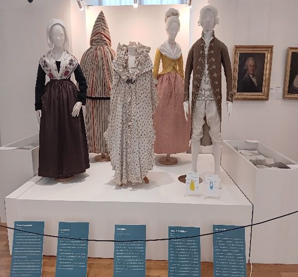 Ouvrons les garde-robes des habitants de l’Eure du XVIIe siècle au XIXe siècle